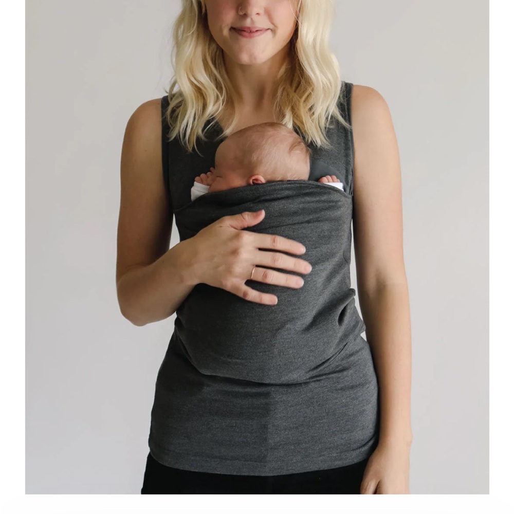 EUC Lalabu soothe women’s baby wearing shirt